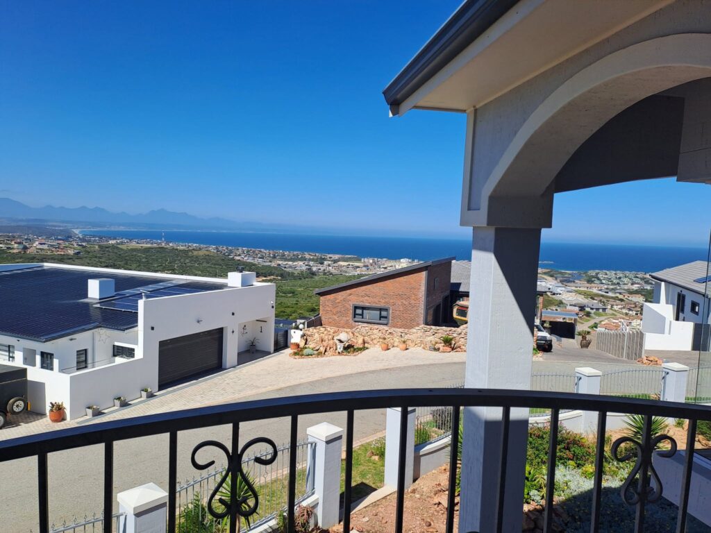 Stone Crown Manor – Mossel Bay photo 1