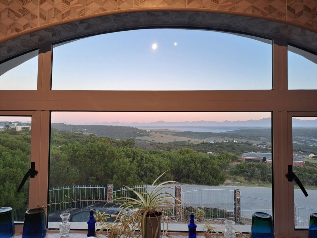 Stone Crown Manor – Mossel Bay photo 2